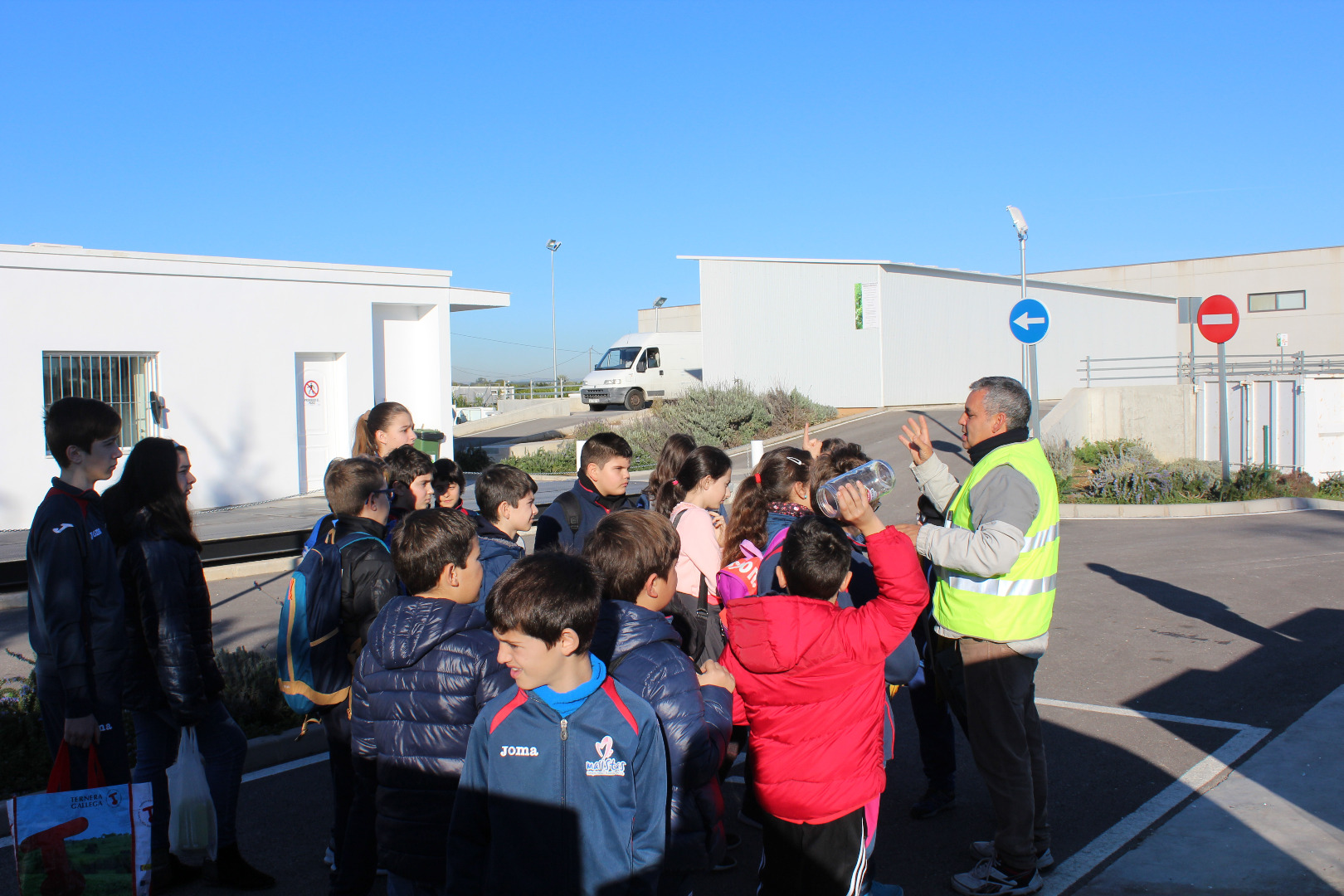 Escolars de Dénia i Jesús Pobre visiten l’ecoparc i la planta de compostatge 